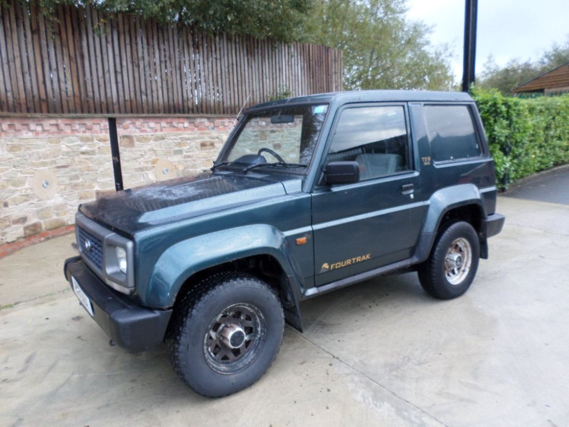 R reg DAIHATSU FOURTRAK 2.8 FIELDMAN TDS (LOCATION SHEFFIELD) 1ST REG 08/97, 146744M, V5 HERE, 3 - Image 3 of 6