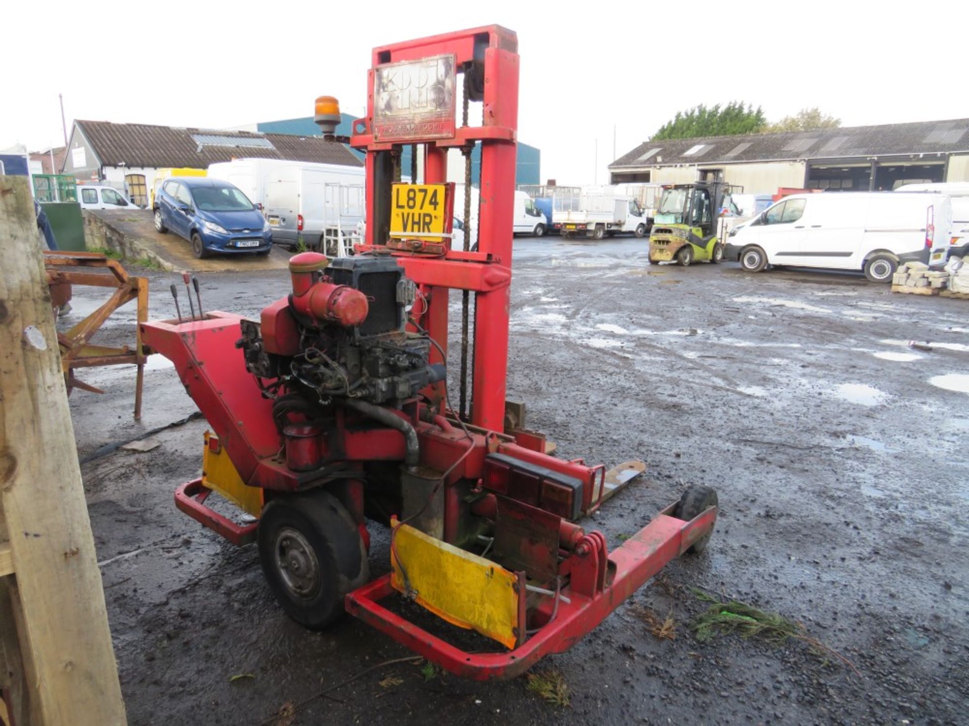 TRUCK REAR MOUNT FORK LIFT (NO KEYS) [NO VAT] - Image 3 of 4