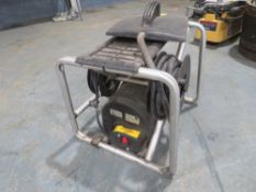 240V WALLPAPER STRIPPER (DIRECT HIRE CO) [+ VAT]