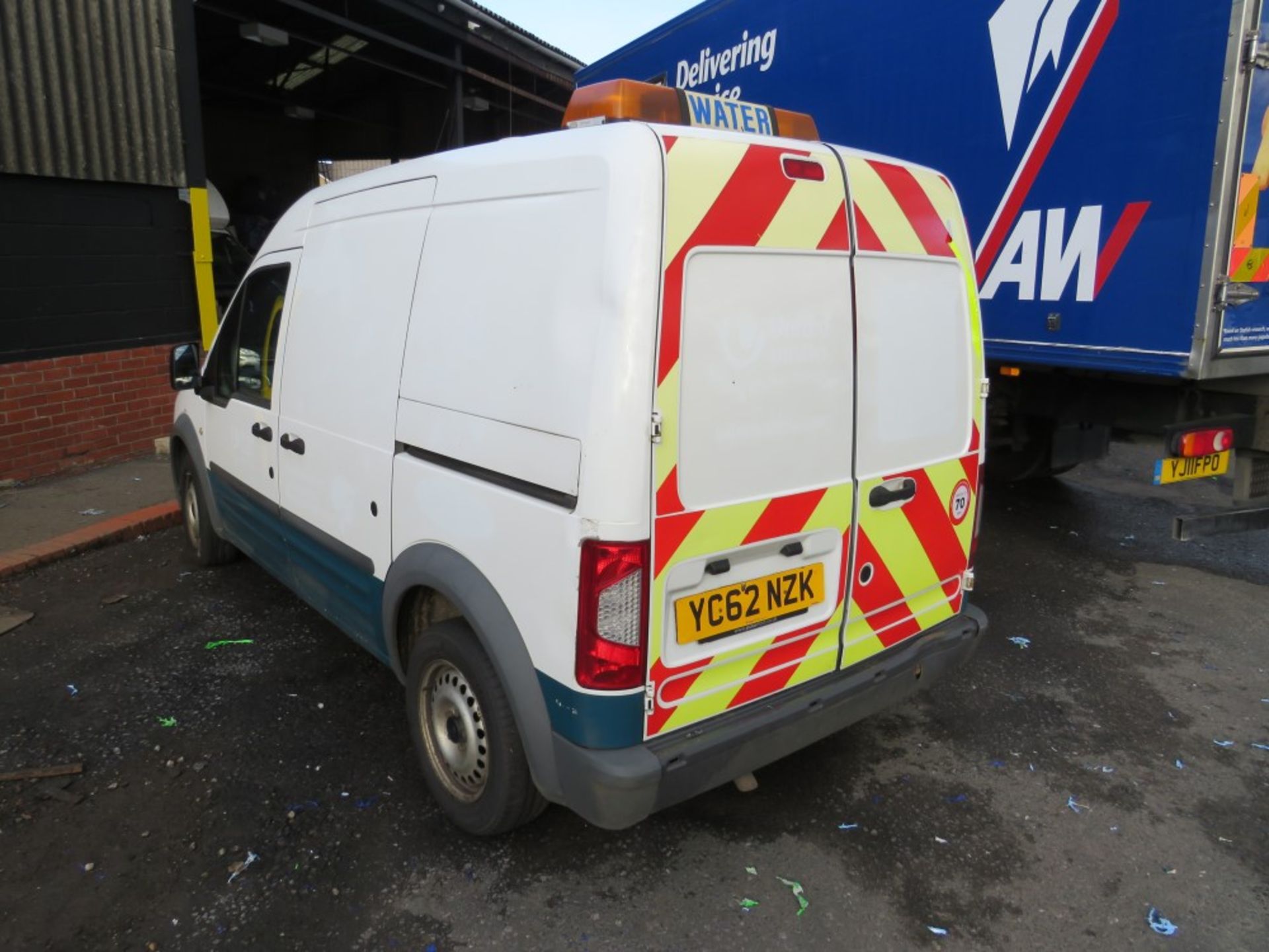 62 reg FORD TRANSIT CONNECT 90 T230 (DIRECT UNITED UTILITIES WATER) 1ST REG 10/12, TEST 06/21, - Image 3 of 5