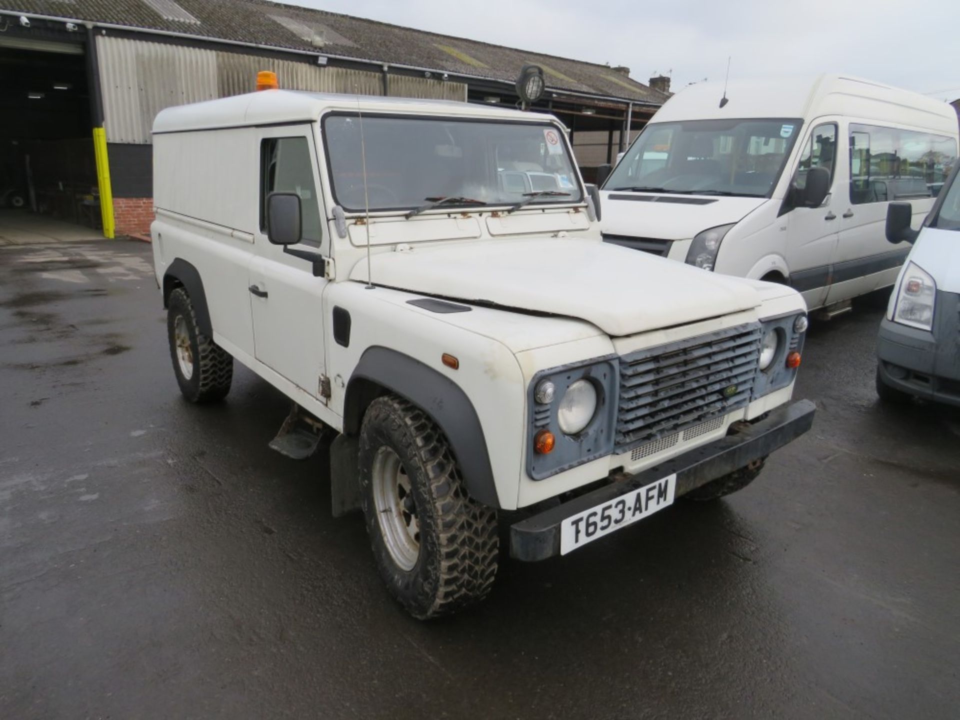 T reg LAND ROVER 110 DEFENDER TDI 4 X 4 C/W INTERNAL CABLE WINCH, 1ST REG 03/99, 110447M