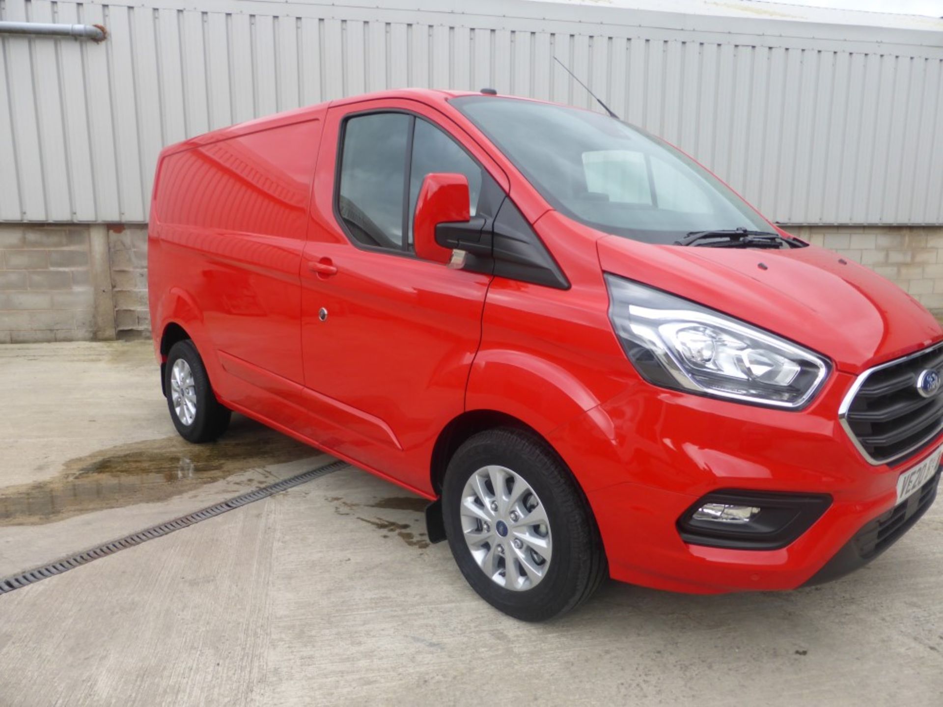 PRE-REGISTERED 20 reg FORD TRANSIT CUSTOM 2.0 LIMITED (LOCATION PADIHAM) 246.7M, APP CONNECT, PARK