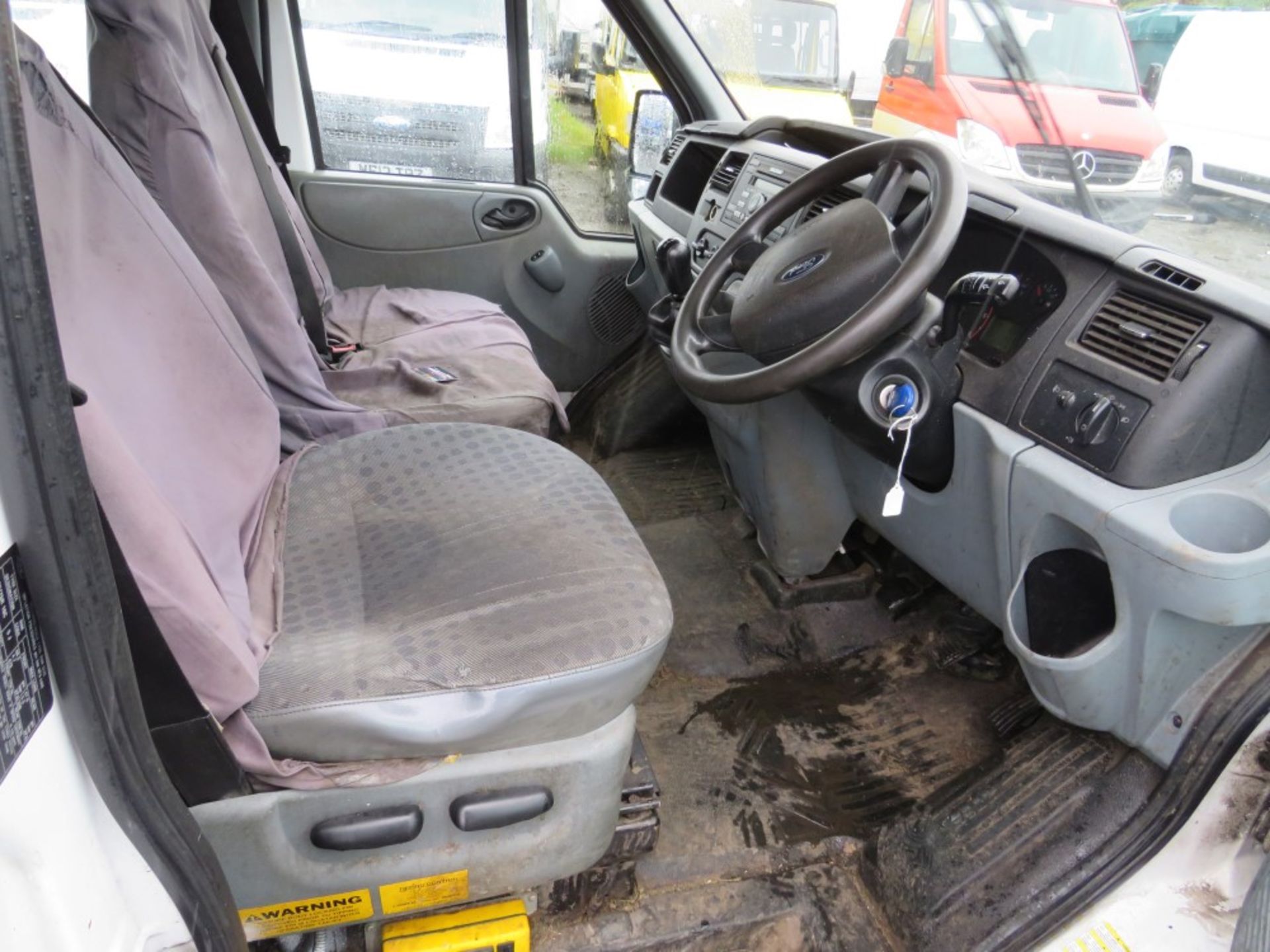 10 reg FORD TRANSIT 100 T350L D/C RWD TIPPER (DIRECT COUNCIL), 1ST REG 07/10, TEST 06/21, 50018M, V5 - Image 6 of 6