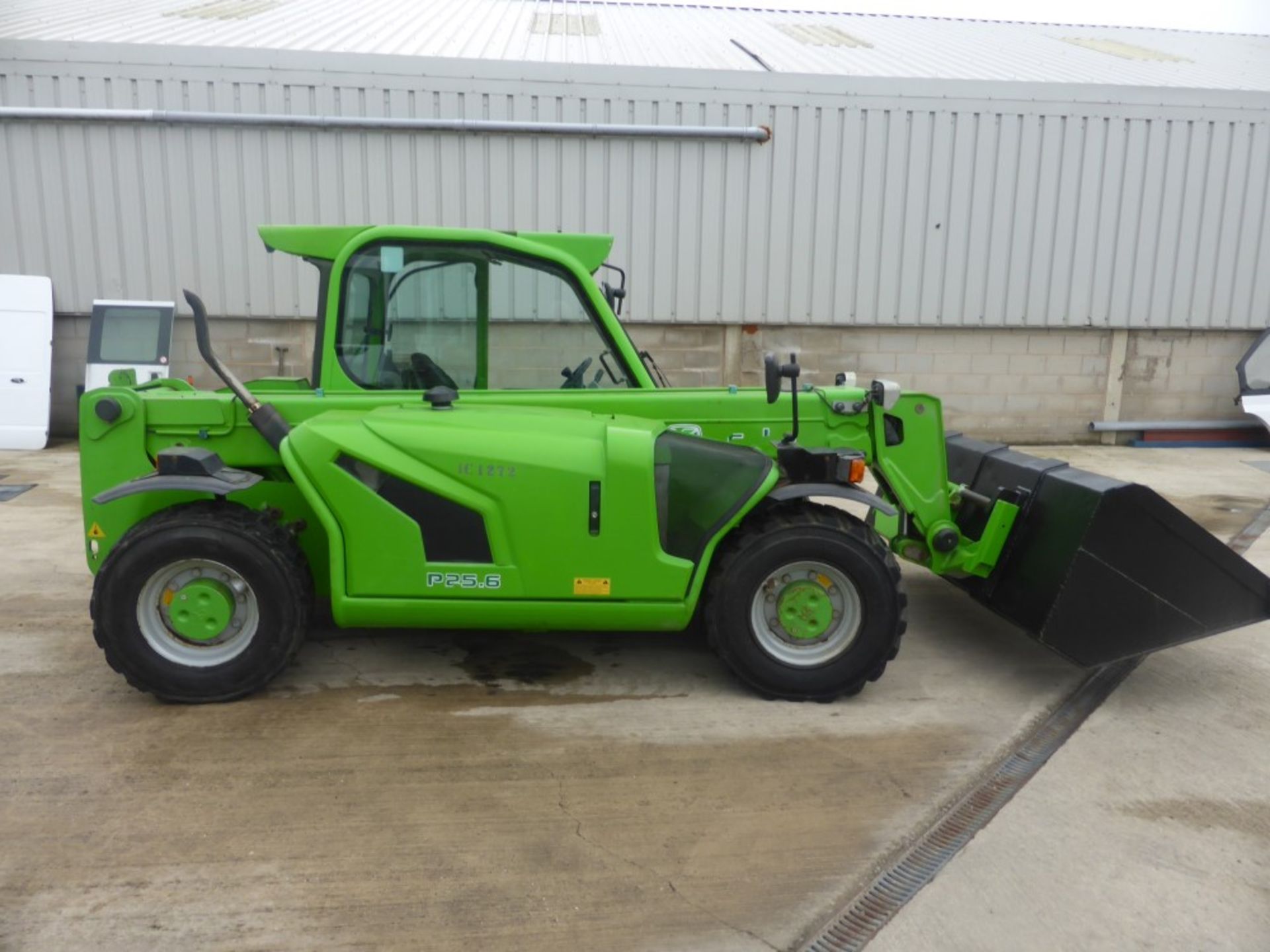 2012 MERLO P25.6 TELEHANDLER C/W BUCKET & FORKS (LOCATION PADIHAM) 2200 HOURS (RING FOR COLLECTION - Image 4 of 7