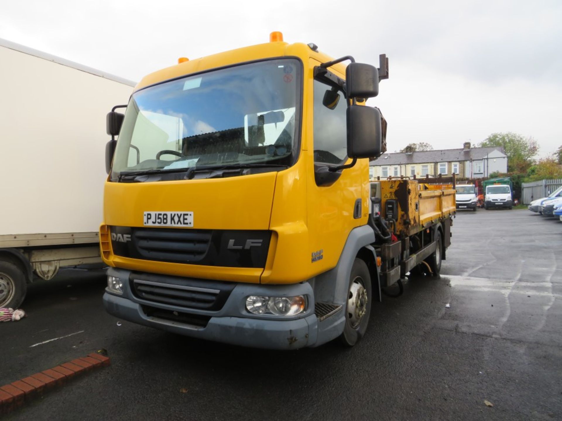 58 reg DAF FA LF45.160 CRANE WAGON (DIRECT COUNCIL) 1ST REG 02/09, 98089M, V5 HERE [+ VAT] - Image 2 of 6