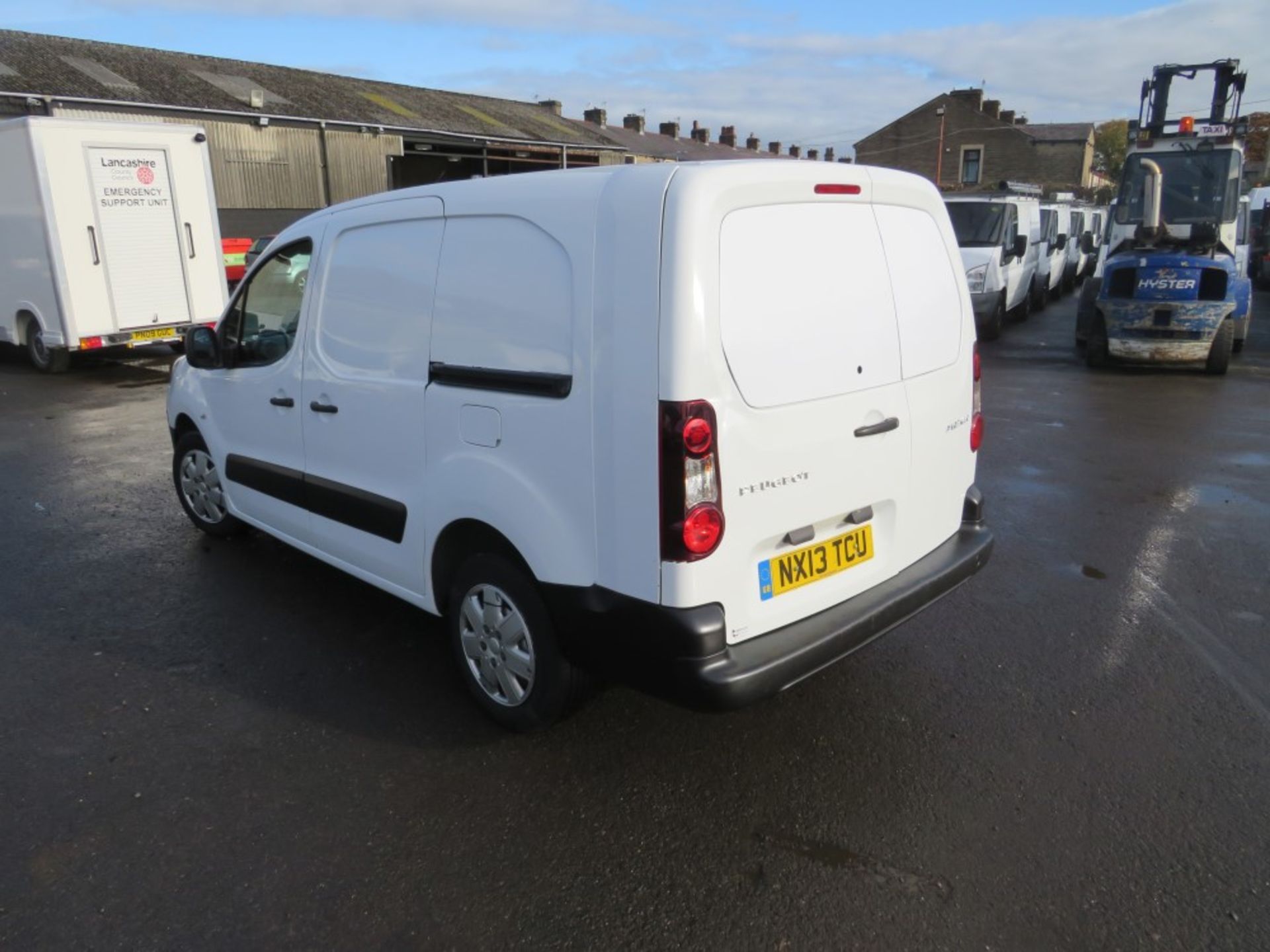 13 reg PEUGEOT PARTNER 5 SEAT CREWVAN, TWIN SIDE DOORS, MAXI, 1ST REG 03/13, TEST 02/21, 126718M - Image 3 of 7