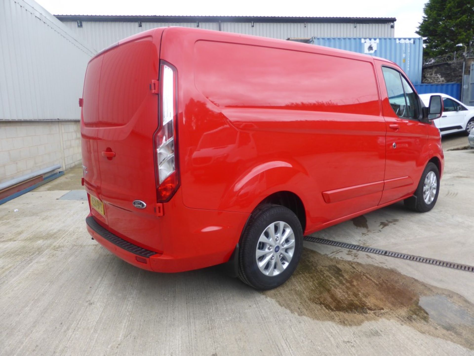 PRE-REGISTERED 20 reg FORD TRANSIT CUSTOM 2.0 LIMITED (LOCATION PADIHAM) 246.7M, APP CONNECT, PARK - Image 4 of 9