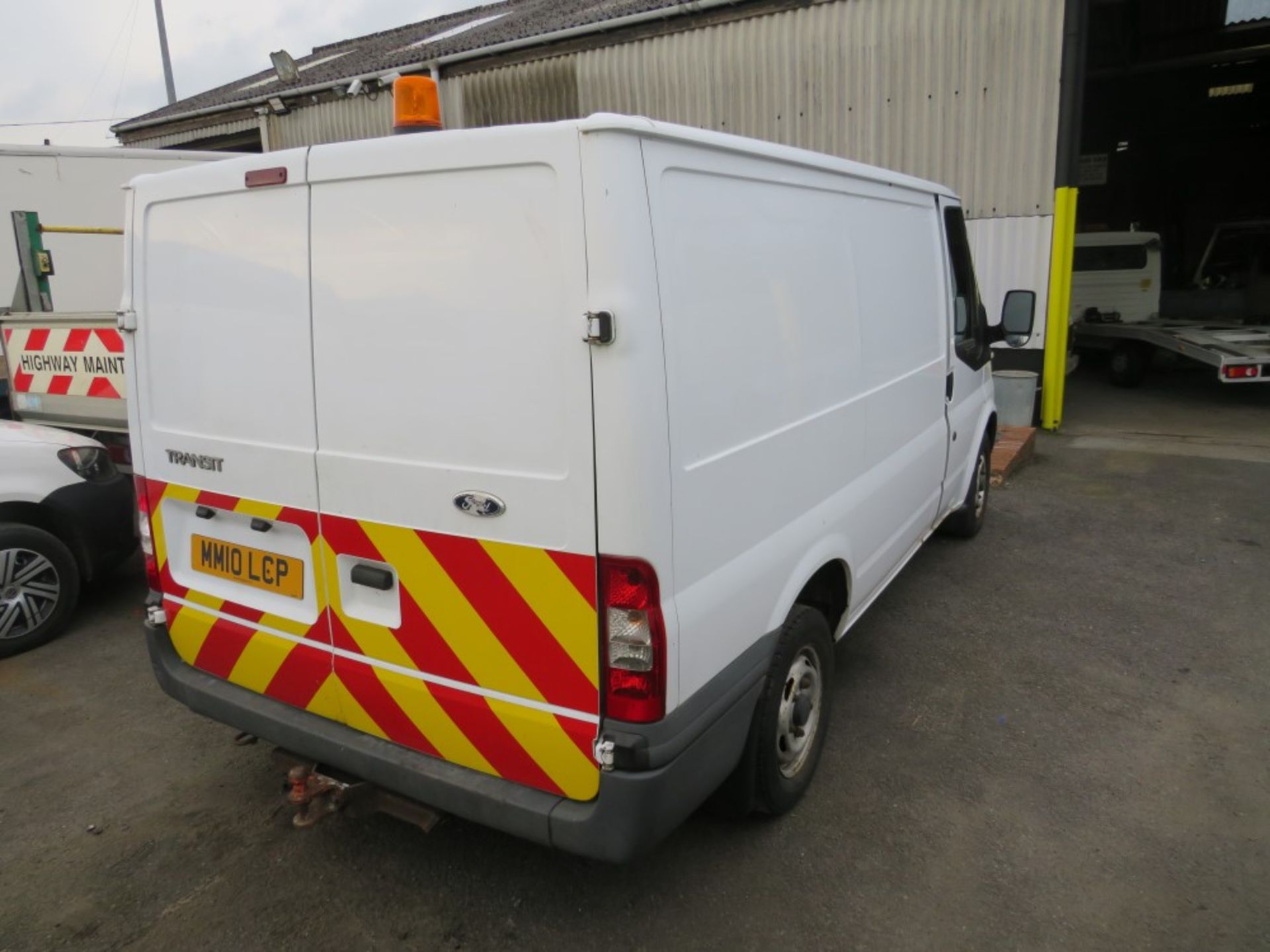 10 reg FORD TRANSIT 85 T260M FWD, 1ST REG 07/10, TEST 01/21, 94181M WARRANTED, V5 HERE, 1 FORMER - Image 4 of 5