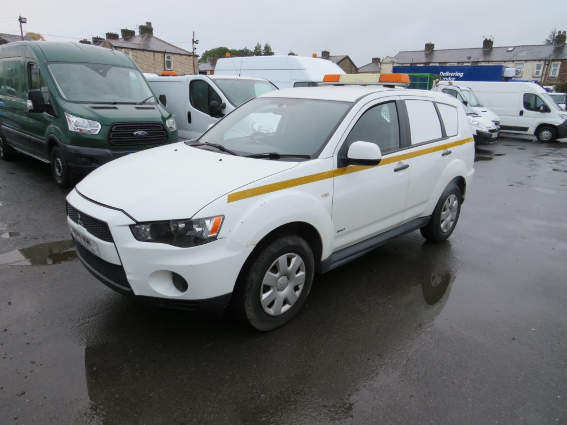 11 reg MITSUBISHI OUTLANDER GX1 4WORK DI-D 4 X 4 (DIRECT COUNCIL) 1ST REG 05/11, TEST 03/21, 121391M - Image 2 of 5