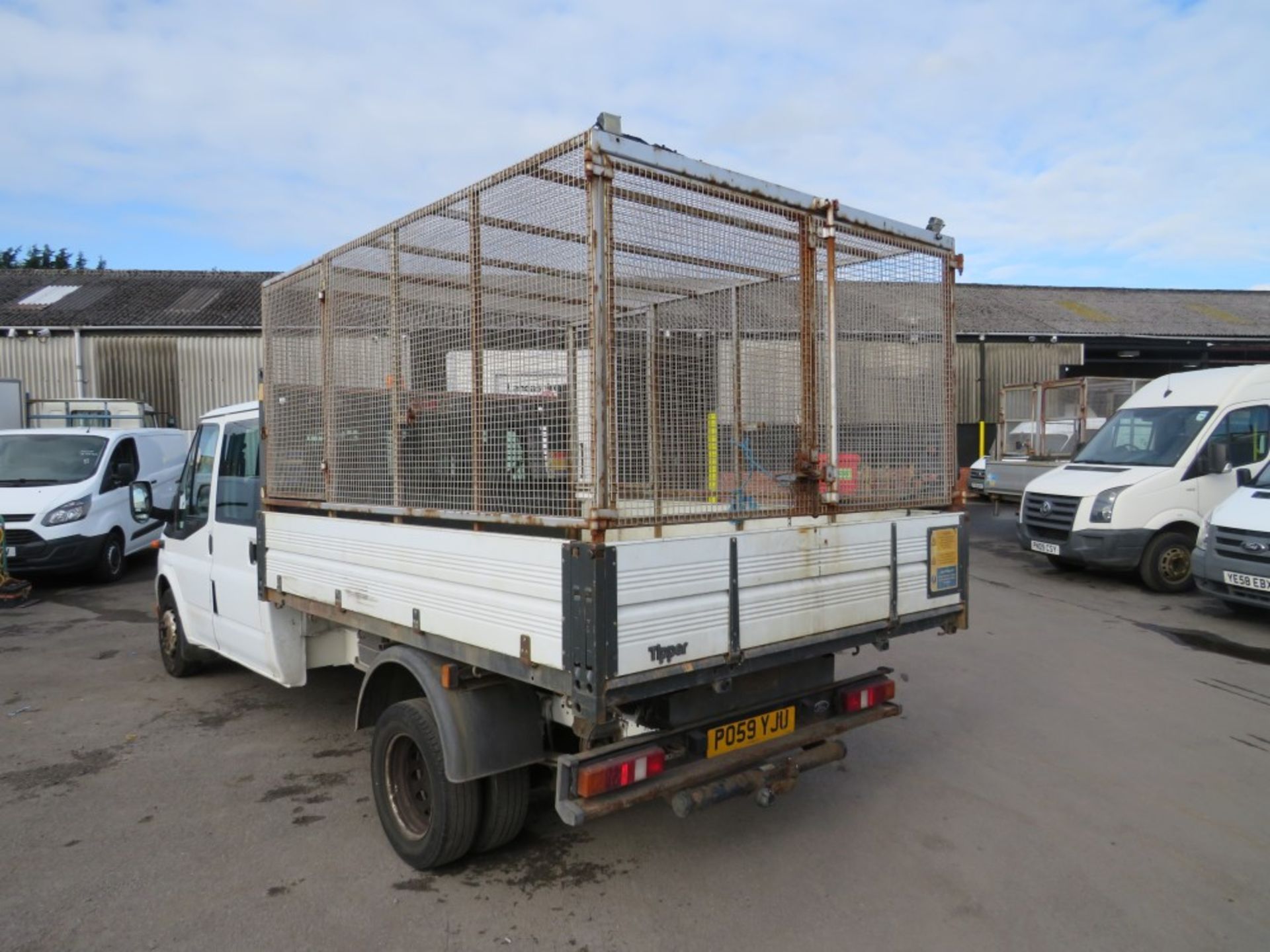 59 reg FORD TRANSIT 100 T350L D/C RWD TIPPER (DIRECT COUNCIL) 1ST REG 09/09, TEST 09/21, 67704M, - Image 3 of 5