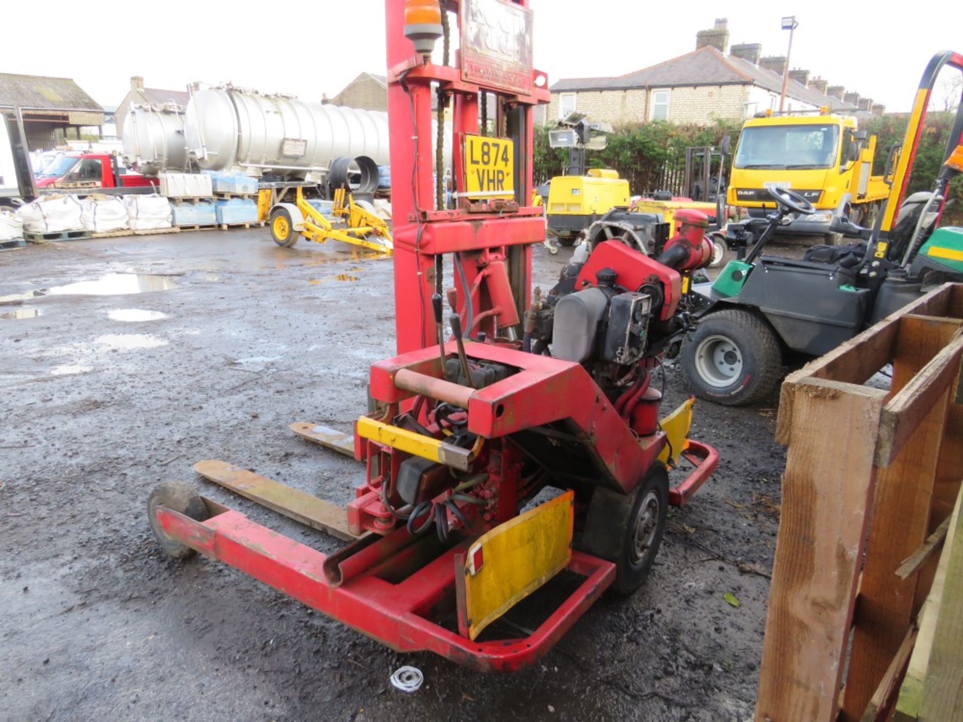 TRUCK REAR MOUNT FORK LIFT (NO KEYS) [NO VAT] - Image 4 of 4