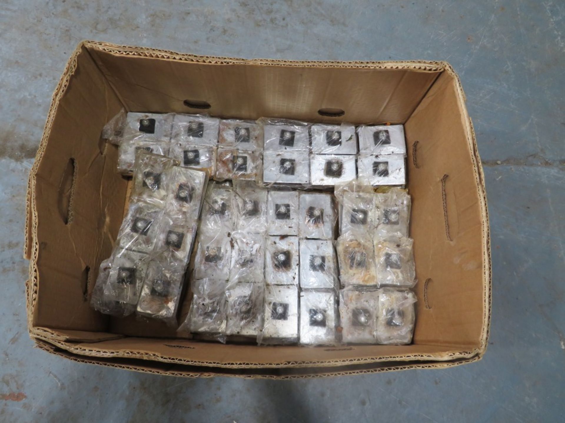 BOX OF HEAVY DUTY EXTREMELY STRONG MAGNETS [NO VAT]