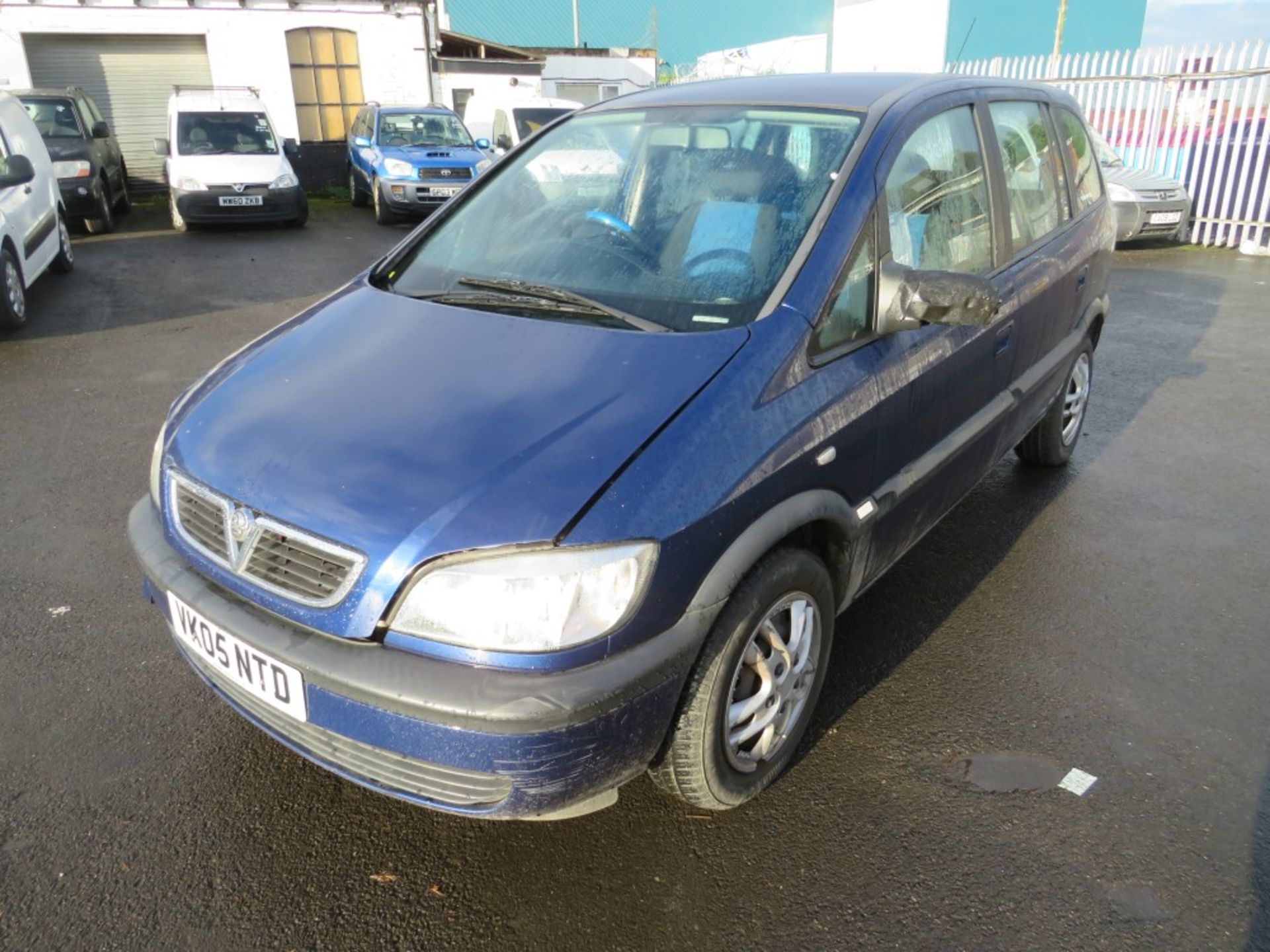 05 reg VAUXHALL ZAFIRA DESIGN, 1ST REG 05/05, TEST 03/21, 117260M, V5 HERE, 4 FORMER KEEPERS [NO - Image 2 of 5