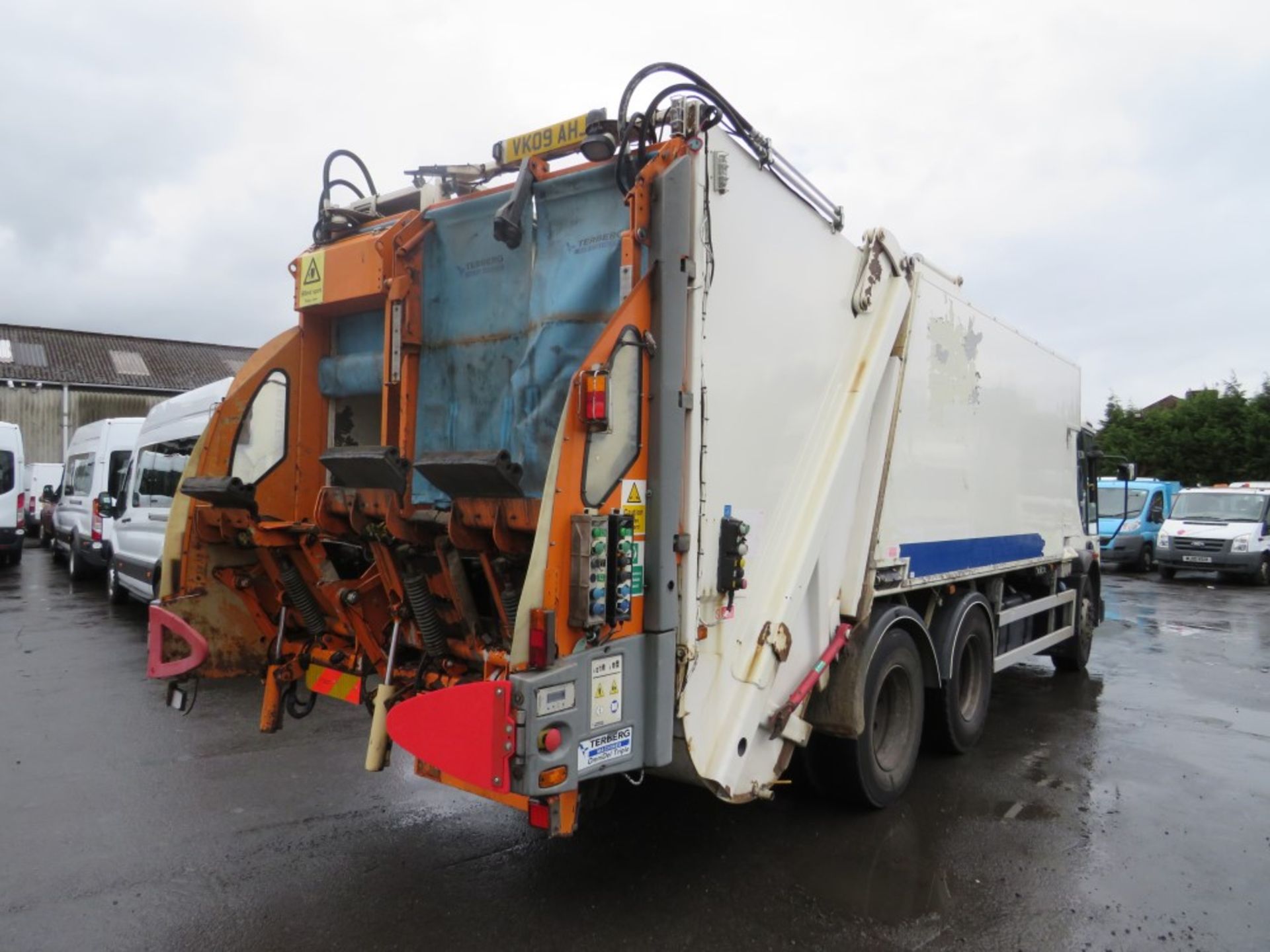 09 reg DENNIS W2629VRV3 REFUSE WAGON (DIRECT COUNCIL) 1ST REG 05/09, 112126KM, V5 HERE, 2 FORMER - Image 4 of 5