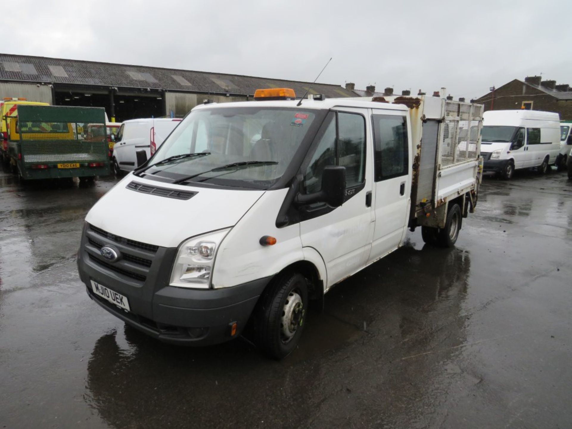 10 reg FORD TRANSIT 100 T350L D/C RWD TIPPER (DIRECT COUNCIL), 1ST REG 07/10, TEST 06/21, 50018M, V5 - Image 2 of 6