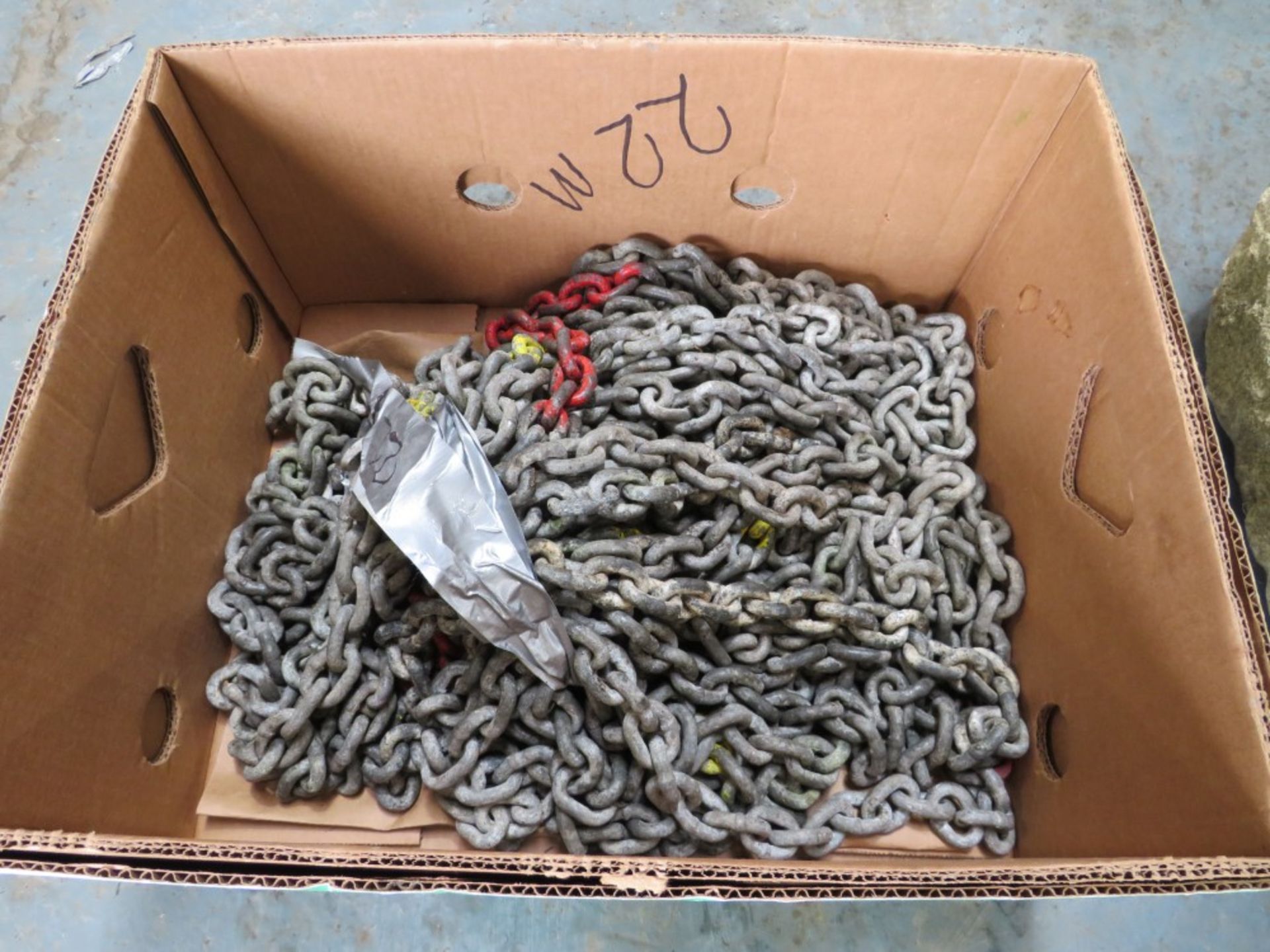 BOX OF HEAVY CHAIN APPROX 22M [NO VAT]