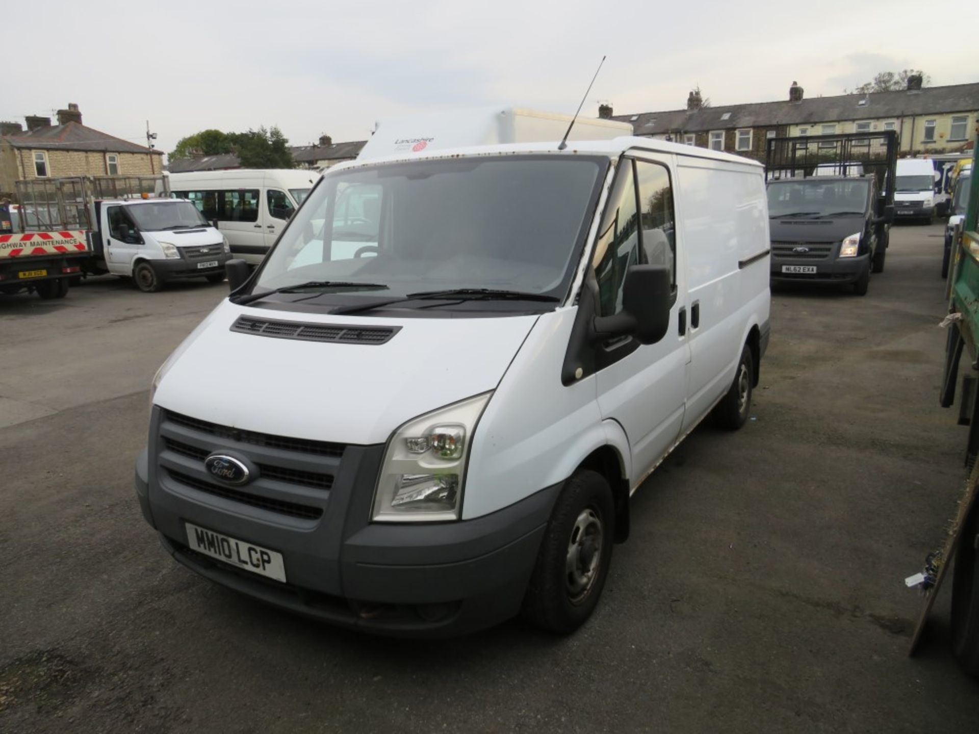 10 reg FORD TRANSIT 85 T260M FWD, 1ST REG 07/10, TEST 01/21, 94181M WARRANTED, V5 HERE, 1 FORMER - Image 2 of 5