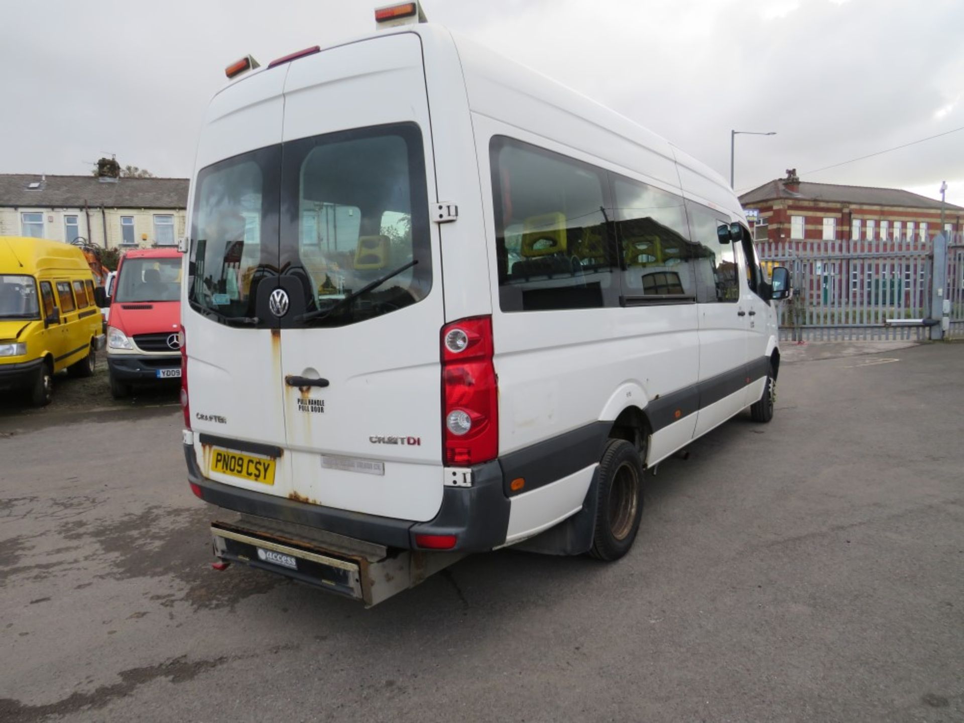 09 reg VW CRAFTER CR50 LWB MINIBUS (DIRECT COUNCIL) 1ST REG 03/09, 149168M, V5 HERE [+ VAT] - Image 4 of 6