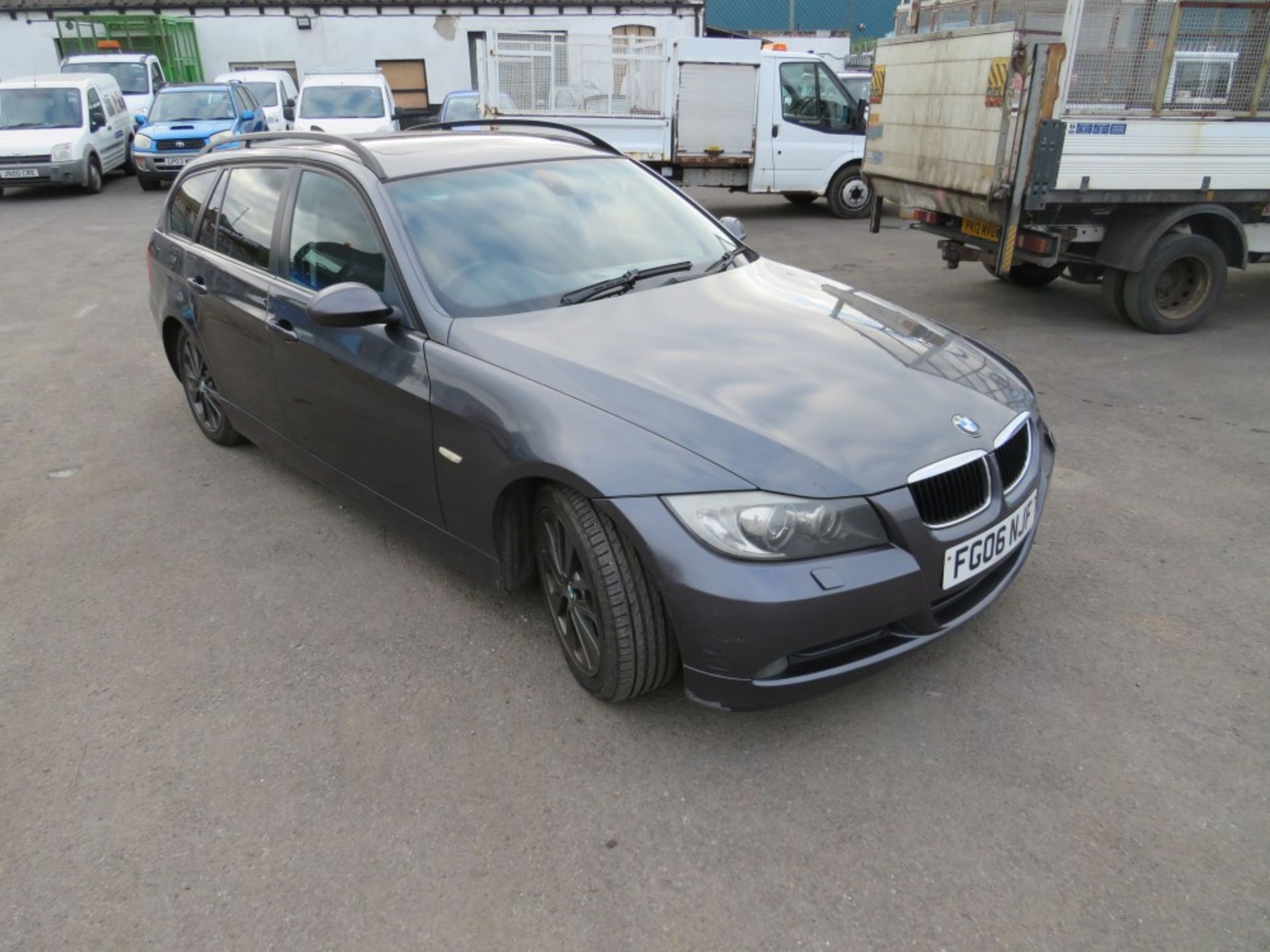 06 reg BMW 320D SE TOURING ESTATE, 1ST REG 04/06, TEST 10/21, 189018M, V5 HERE, 2 FORMER KEEPERS [NO