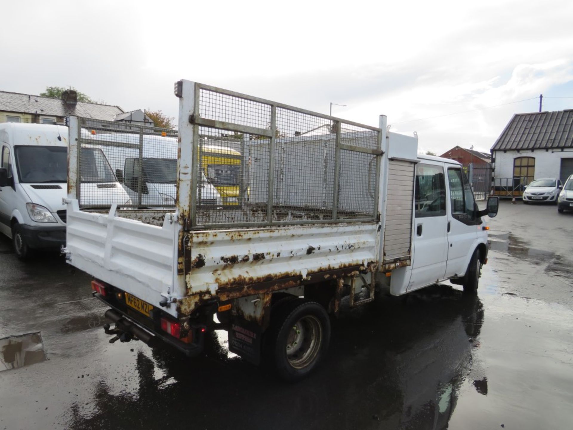 62 reg FORD TRANSIT 100 T350L D/C RWD TIPPER (DIRECT COUNCIL), 1ST REG 10/12, TEST 10/21, 52795M, V5 - Image 4 of 5