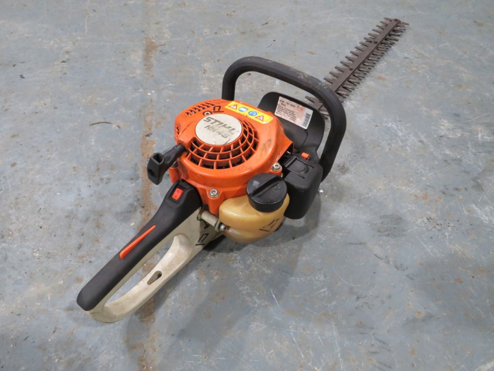 24" PETROL 2 STROKE HEDGE TRIMMER (DIRECT HIRE CO) [+ VAT]