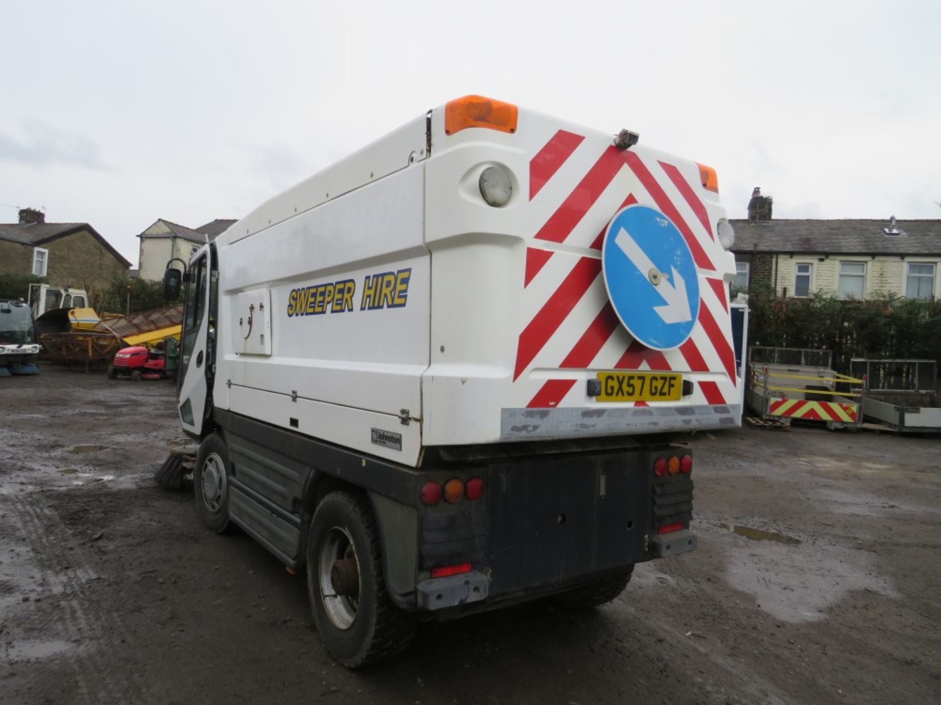 57 reg JOHNSTON CX400 SWEEPER, 1ST REG 01/08, V5 HERE, 2 FORMER KEEPERS [+ VAT] - Image 3 of 6