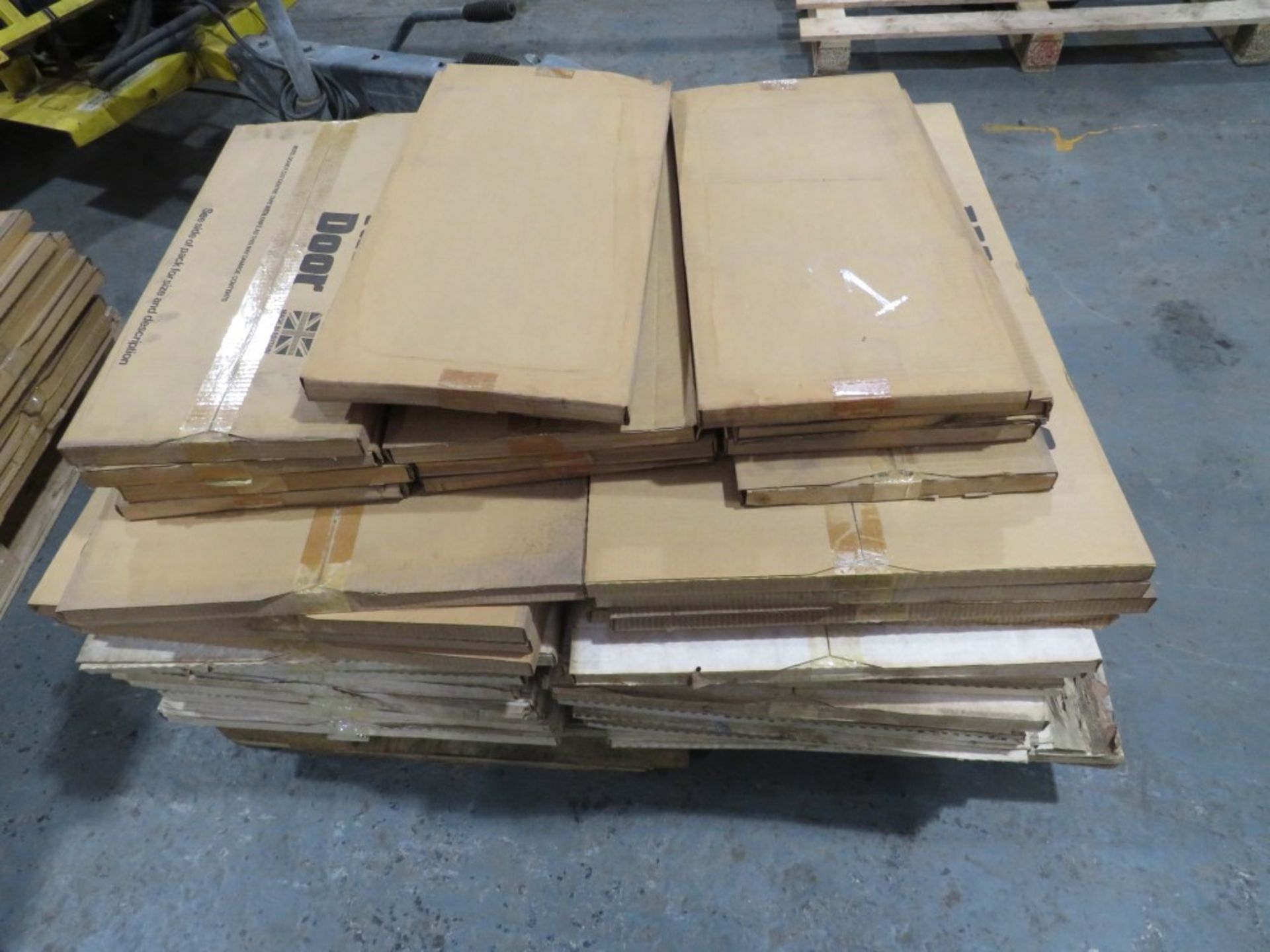 PALLET OF KITCHEN DOORS & DRAWERS (1) [NO VAT]