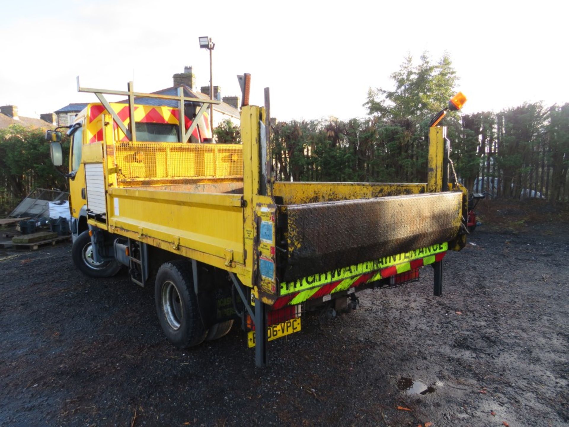 06 reg DAF LF45.150 TIPPER, 1ST REG 06/06, NO MILAGE DISPLAYED, V5 HERE, 1 OWNER FROM NEW [+ VAT] - Image 3 of 7