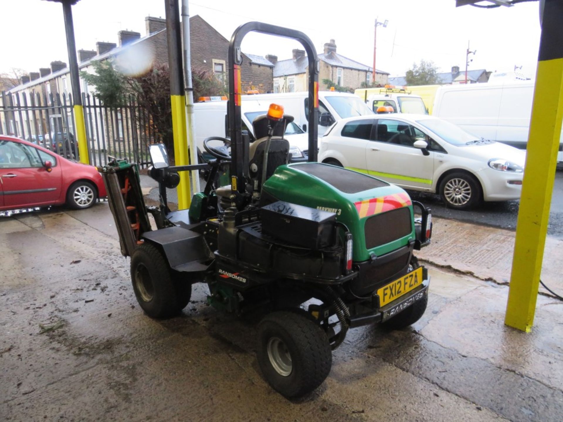12 reg RANSOME PARKWAY 3 RIDE ON MOWER (DIRECT COUNCIL) 2176 HOURS, V5 HERE, 1 OWNER FROM NEW [+ - Image 3 of 5