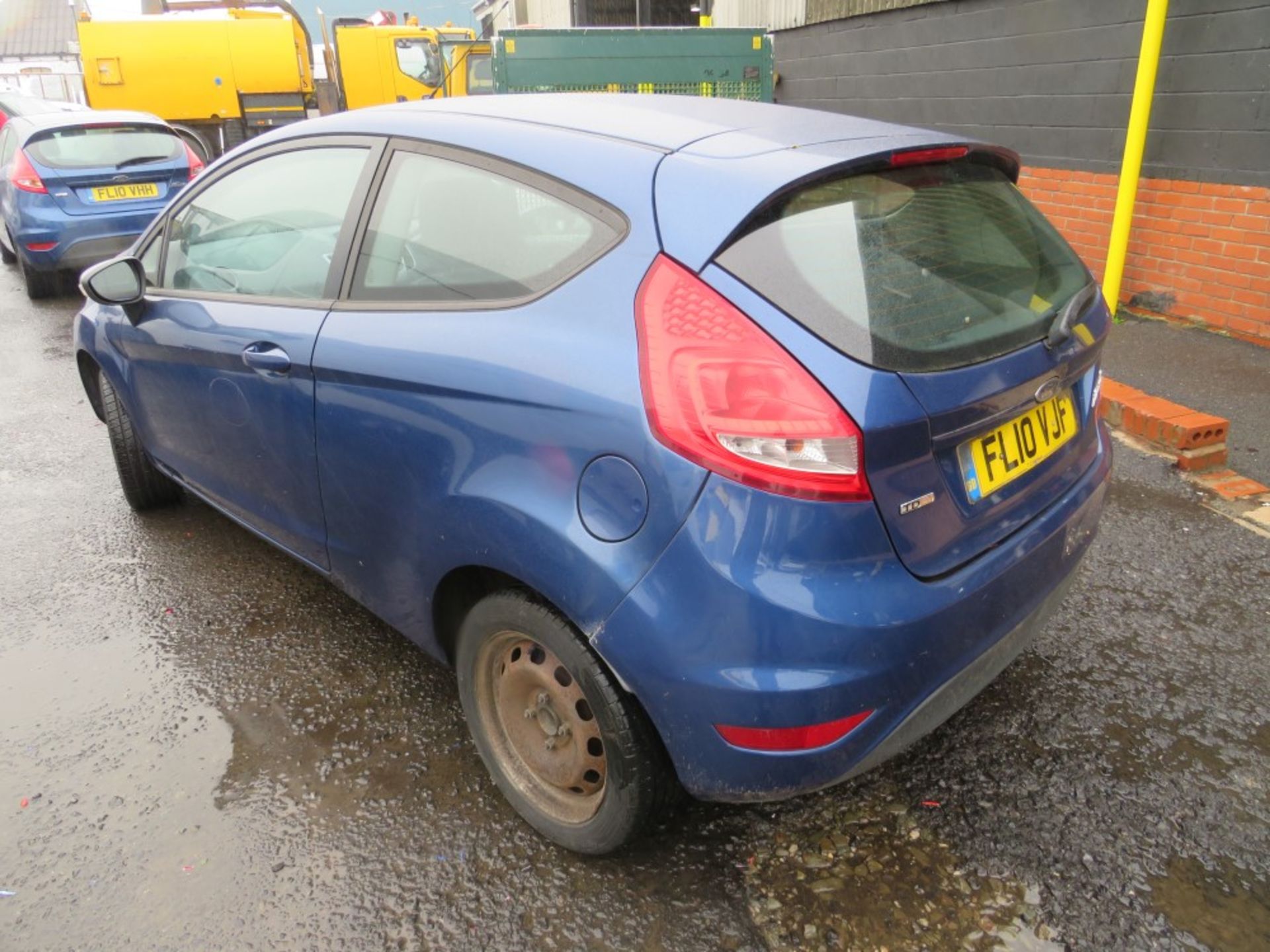 10 reg FORD FIESTA EDGE TDCI 68 HATCHBACK (DIRECT COUNCIL) 1ST REG 05/10, TEST 05/21, 86483M, V5 - Image 3 of 5