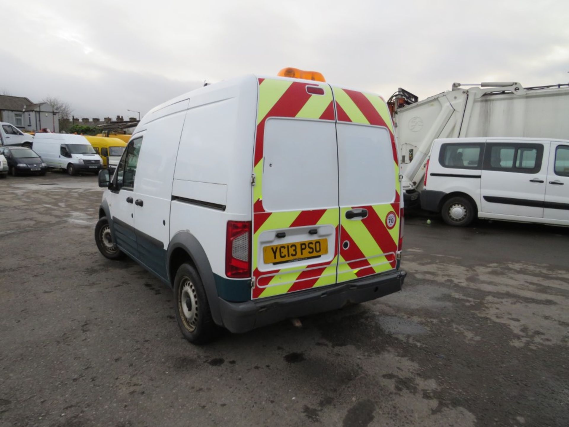 13 reg FORD TRANSIT CONNECT 90 T230 (DIRECT UNITED UTILITIES WATER) 1ST REG 04/13, TEST 06/21, - Image 3 of 7