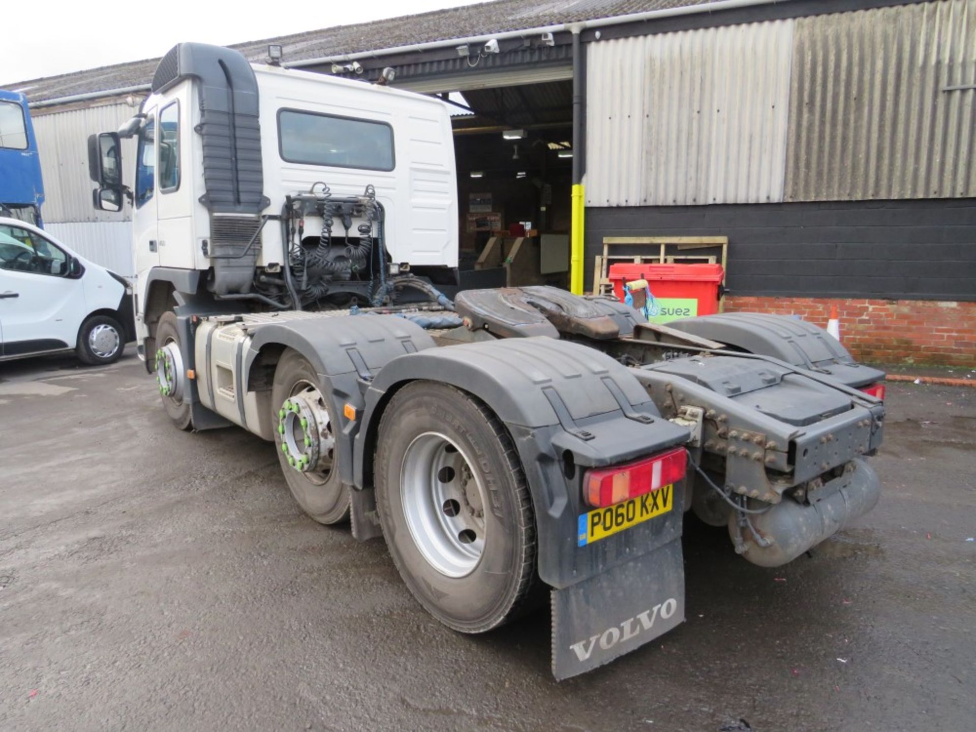 60 reg VOLVO FM460 TRACTOR UNIT (DIRECT UNITED UTILITIES WATER) 1ST REG 01/11, TEST 04/21, 691668KM, - Image 3 of 5