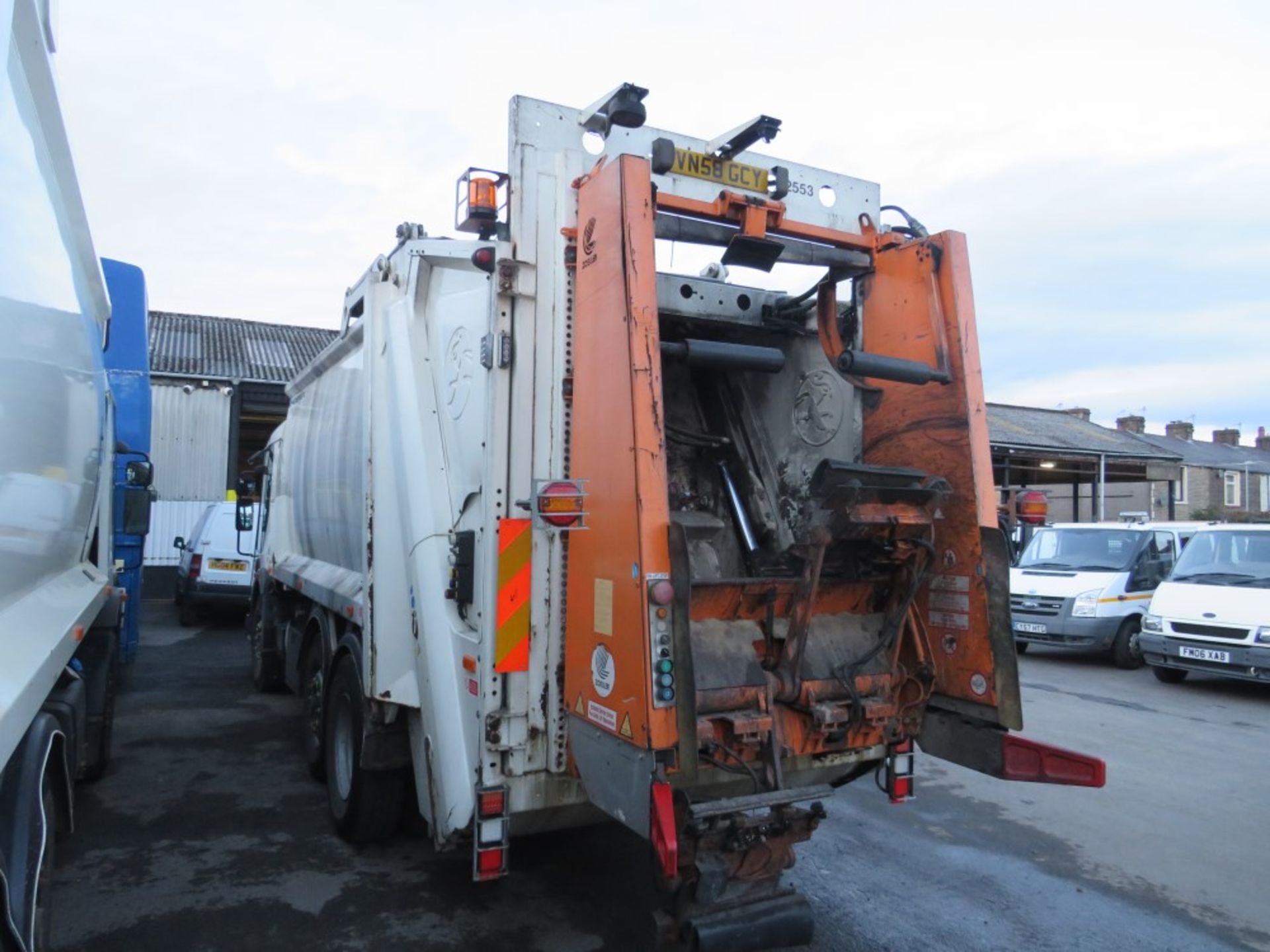 58 reg DENNIS N2429VRD2 REFUSE WAGON (DIRECT COUNCIL) 1ST REG 01/09, 55938M, V5 HERE, 1 OWNER FROM - Image 3 of 5