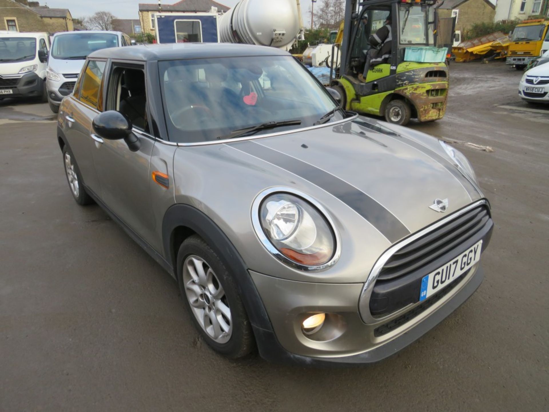 17 reg MINI COOPER D, 1ST REG 03/17, 85679M WARRANTED, V5 HERE, 1 OWNER FROM NEW [VAT QUALIFYING]