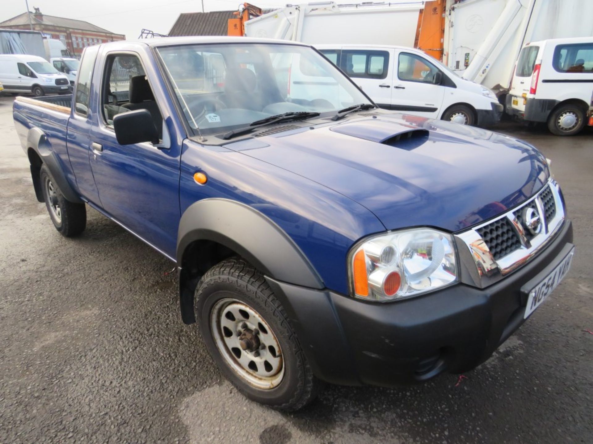 54 reg NISSAN D22 2.5 DI 4 X 4 PICKUP (DIRECT COUNCIL) 1ST REG 01/05, TEST 01/21, 116351M, V5 - Image 2 of 5