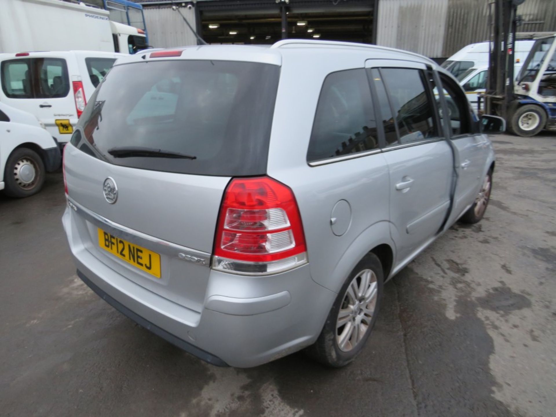 12 reg VAUXHALL ZAFIRA DESIGN CDTI E-FLEX, 1ST REG 06/12, 147018M NOT WARRANTED, V5 HERE, 1 FORMER - Image 4 of 5