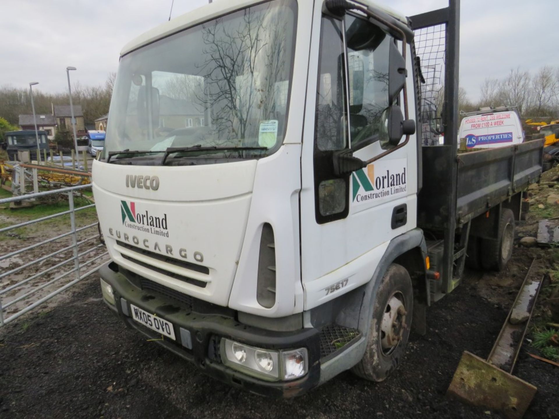 05 reg IVECO EUROCARGO 705t TIPPER (NON RUNNER) (LOCATION BLACKBURN) ELECTRICAL FAULT, V5 & KEYS