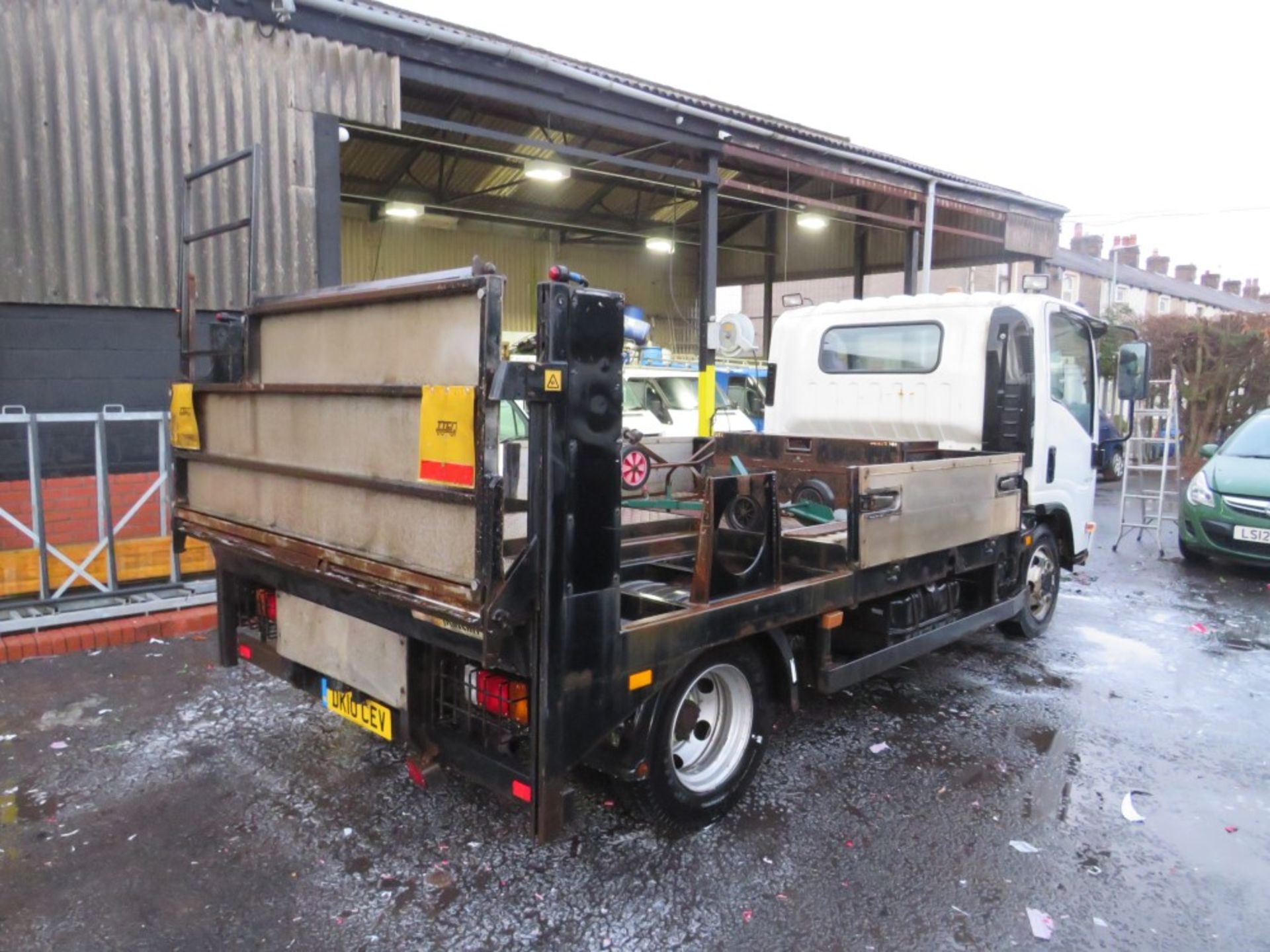 10 reg ISUZU FORWARD N62.150 FLAT BED (DIRECT ELECTRICITY NW) 1ST REG 03/10, TEST 01/21, 147824KM, - Image 4 of 5