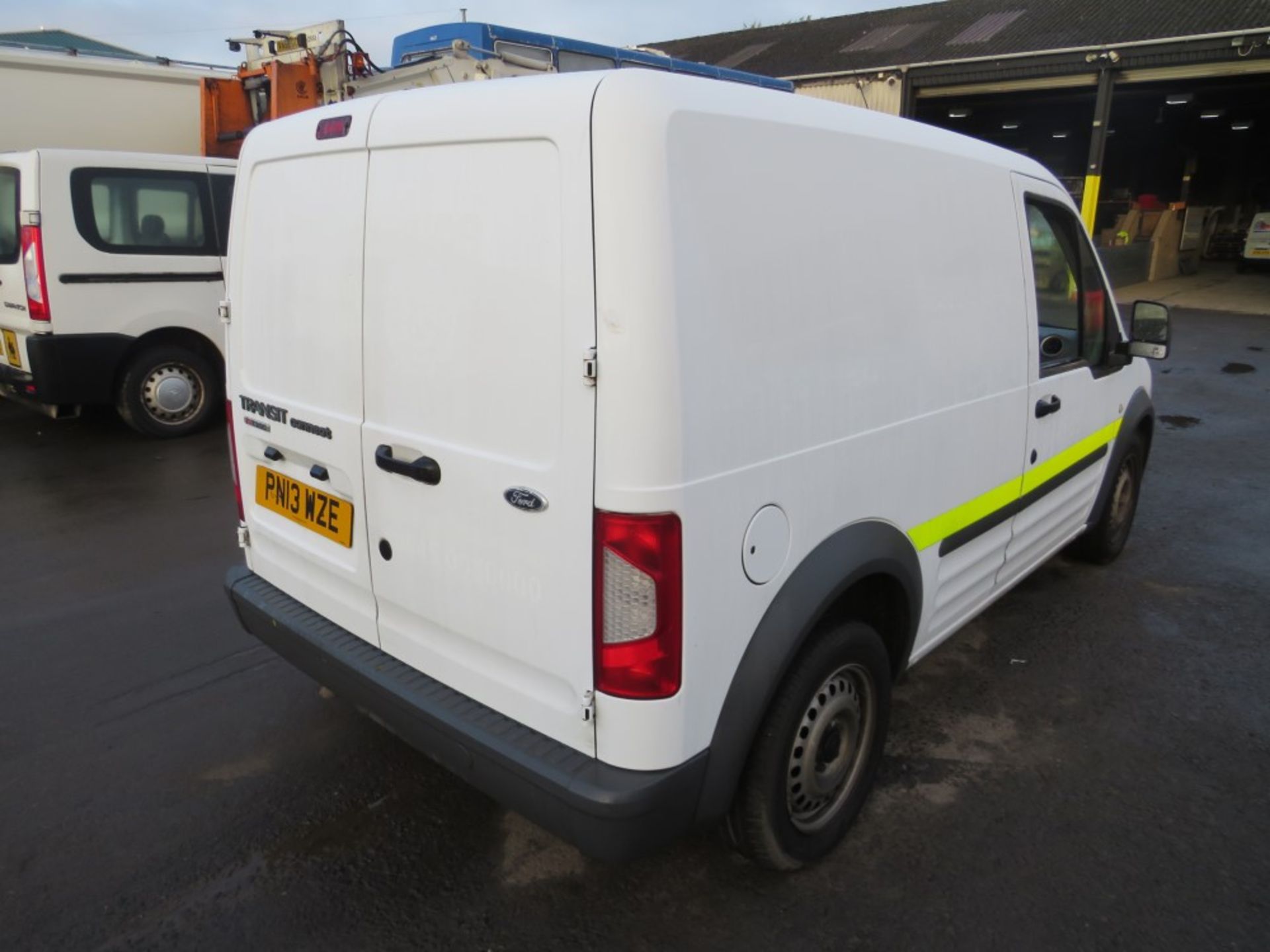 13 reg FORD TRANSIT CONNECT T200 (DIRECT COUNCIL) 1ST REG 03/13, TEST 01/21, 171245M, V5 - Image 4 of 6