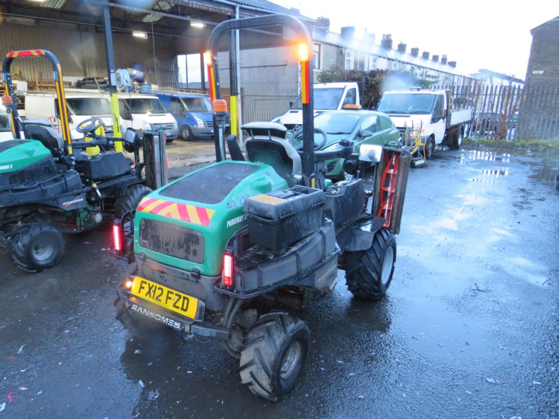 12 reg RANSOME PARKWAY 3 RIDE ON MOWER (DIRECT COUNCIL) 1ST REG 04/12, 2867 HOURS, V5 HERE, 1 FORMER - Image 4 of 4