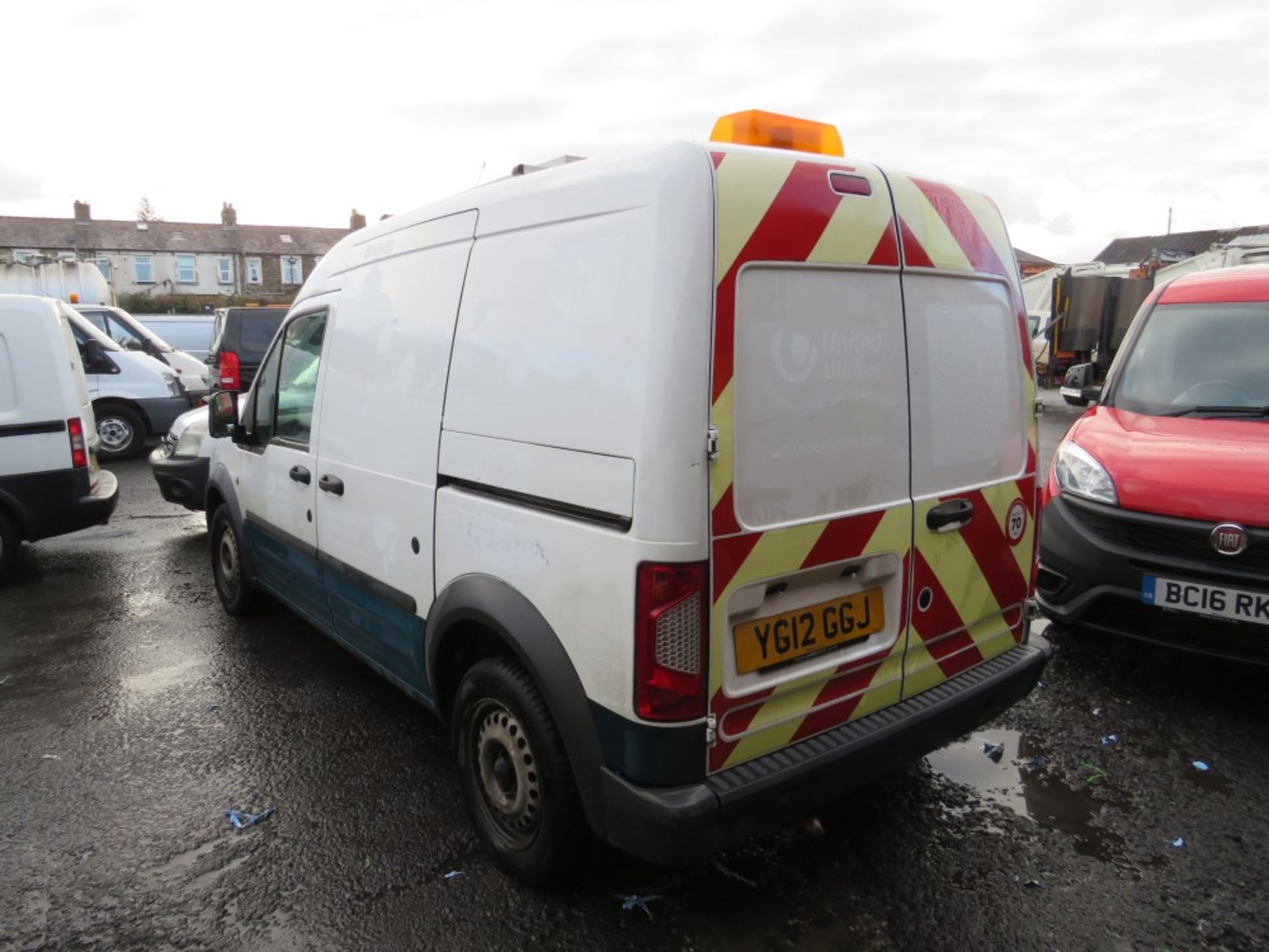 12 reg FORD TRANSIT CONNECT 90 T230 (DIRECT UNITED UTILITIES) (NON RUNNER) 1ST REG 03/12, TEST 01/ - Image 3 of 5