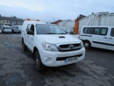 10 reg TOYOTA HILUX HL2 D-4D 4 X 4 DCB (DIRECT COUNCIL) 1ST REG 06/10, TEST 06/21, 40444M, V5