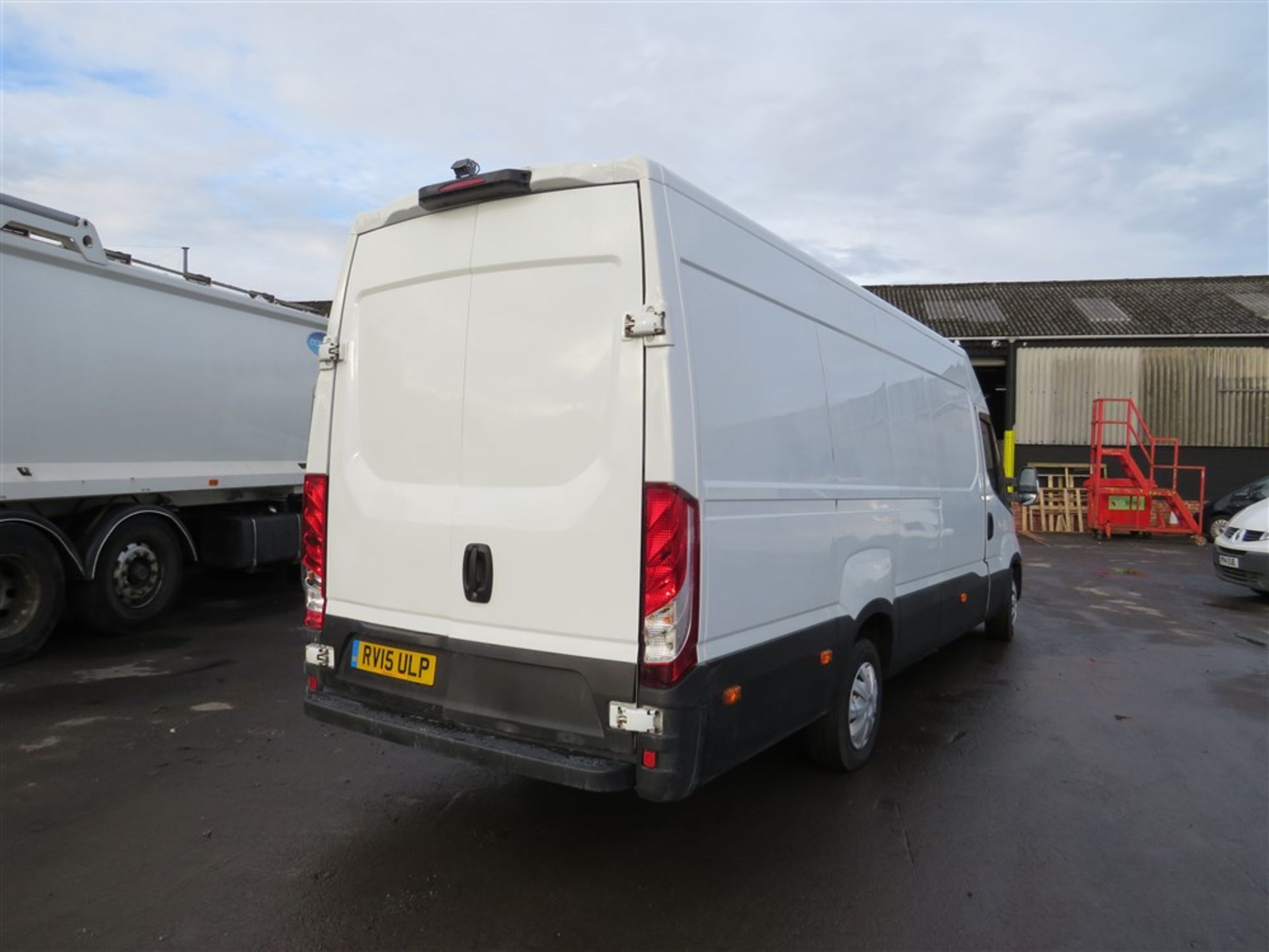 15 reg IVECO DAILY 35S13 XLB, 1ST REG 04/15, TEST 06/21, 94066M NOT WARRANTED, V5 HERE, 1 FORMER - Image 4 of 6