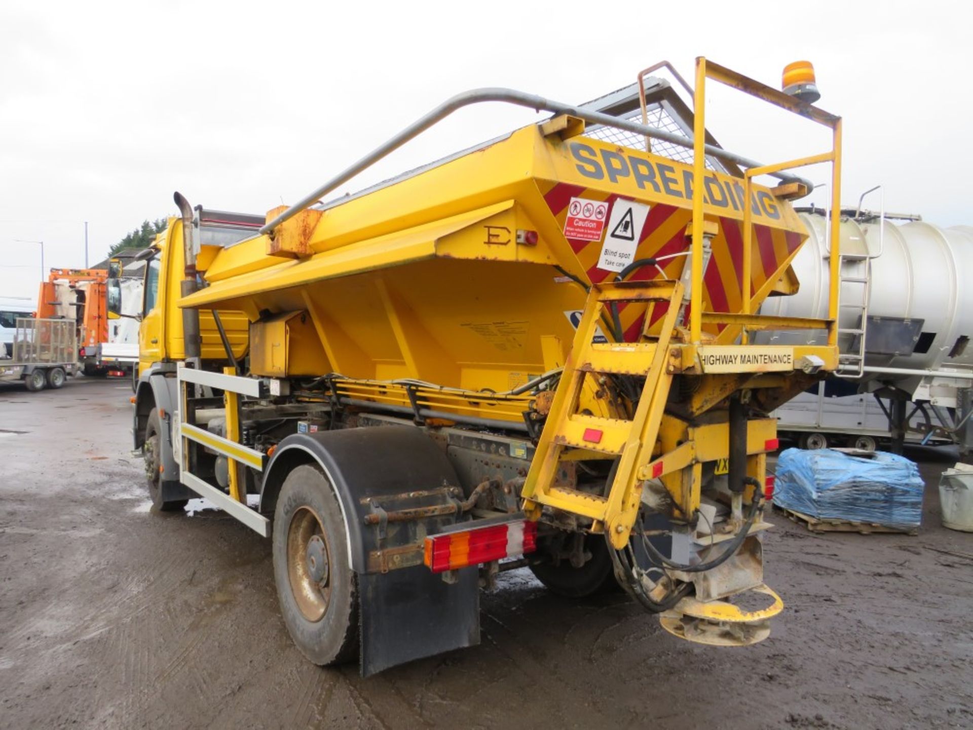 51 reg MERCEDES ATEGO 1823K GRITTER, 1ST REG 10/01, 99532KM NOT WARRANTED, V5 HERE, 1 FORMER - Image 3 of 5