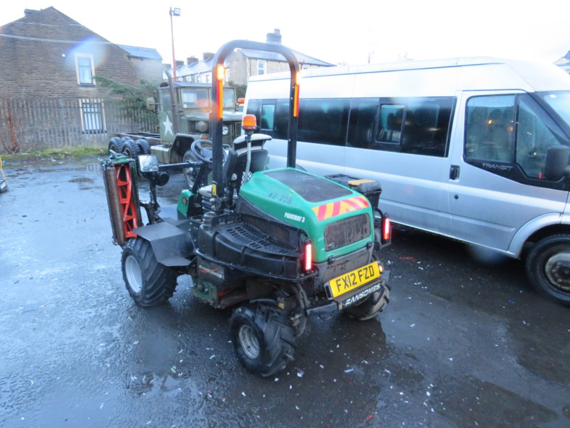 12 reg RANSOME PARKWAY 3 RIDE ON MOWER (DIRECT COUNCIL) 1ST REG 04/12, 2867 HOURS, V5 HERE, 1 FORMER - Image 3 of 4