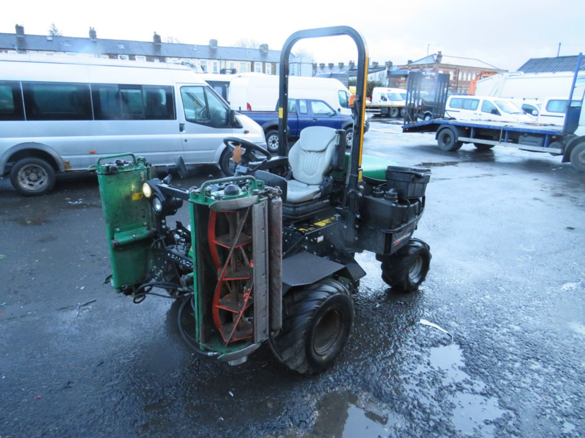 12 reg RANSOME PARKWAY 3 RIDE ON MOWER (DIRECT COUNCIL) 1ST REG 04/12, 1174 HOURS, V5 HERE, 1 FORMER - Image 2 of 4