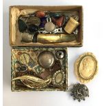 Interesting lot of mixed things to include a pendant "In memorium of King Edward The Peacemaker",