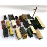 A mixed lot of approx. 25 Hornby O gauge carriages and wagons (af), to include a Madison Pullman car