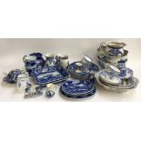 A mixed lot of blue and white ceramics to include a quantity of Wedgwood 'Fallow Deer', Losolware,