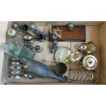 A mixed lot to include several plated toast racks, other plated wares, 'cow bells', large glass